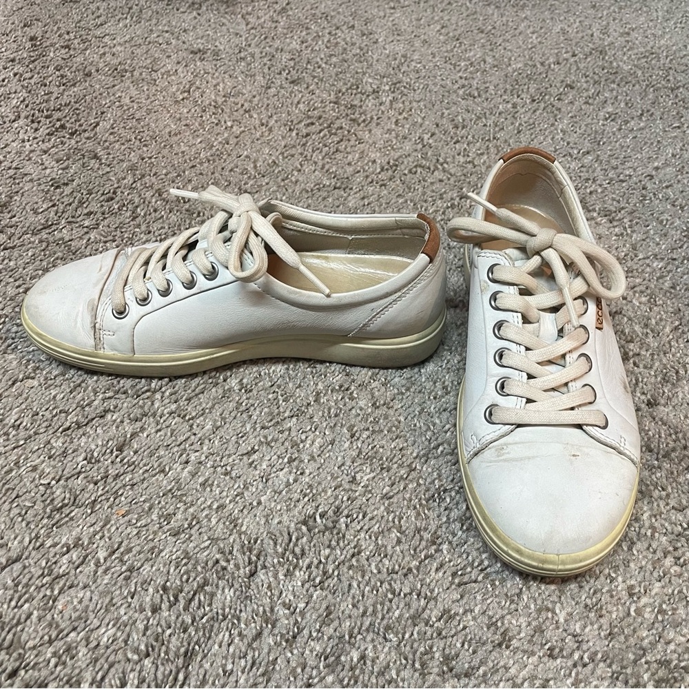ECCO Women’s Leather Soft Sneaker